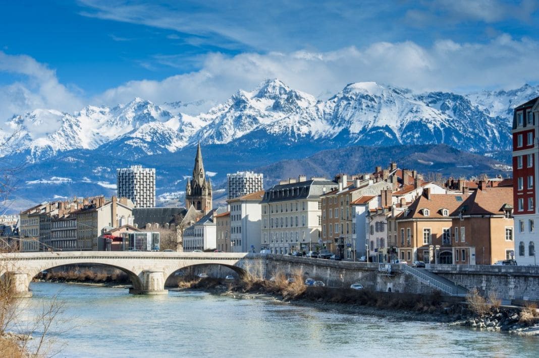 Grenoble mountain panorama